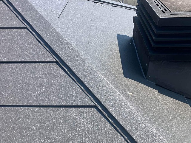 煙突の後ろ側を防水